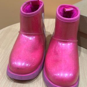 Kids classic clear mini ll pink female child size 2 used